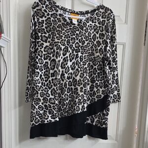 Ruby Rd. Black and White Leopard Print Long Sleeve Top